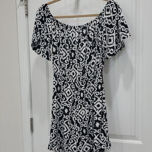 Cupshe Womans Black and White, Off The Shoulder Romper, Nwt Medium
